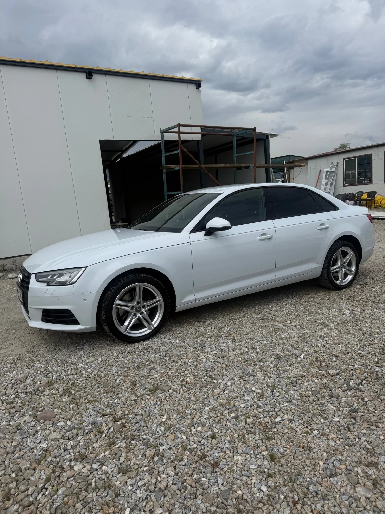 Audi A4 2.0TDI* Matrix* 360camera* Digital* Обдухване* ЛИЗ, снимка 7 - Автомобили и джипове - 54450992