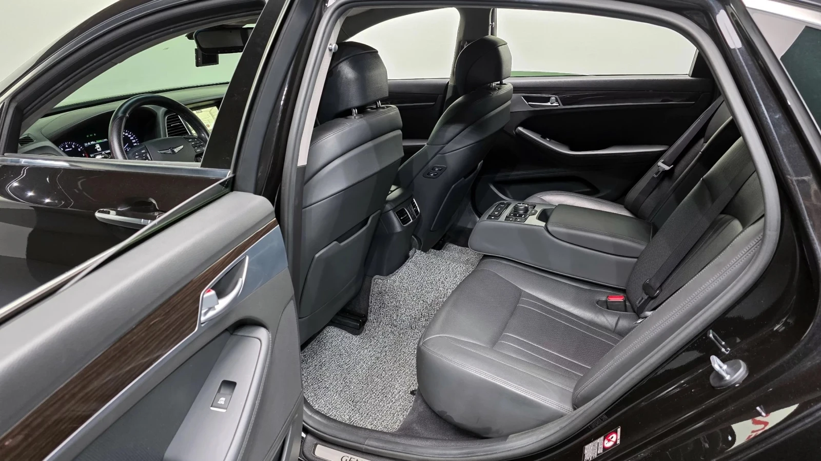 Genesis G80 3.3 GDI , снимка 9 - Автомобили и джипове - 54658733