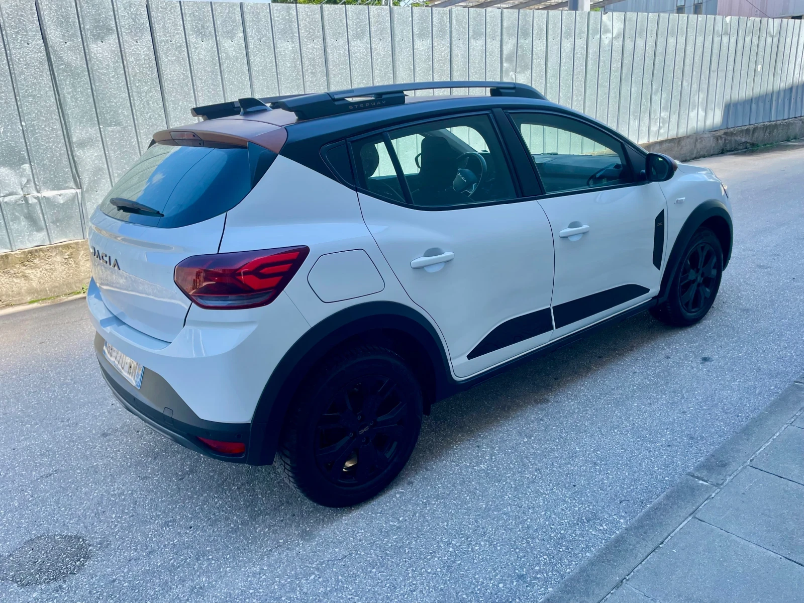 Dacia Sandero Stepway автомат 13900км, снимка 4 - Автомобили и джипове - 55034562