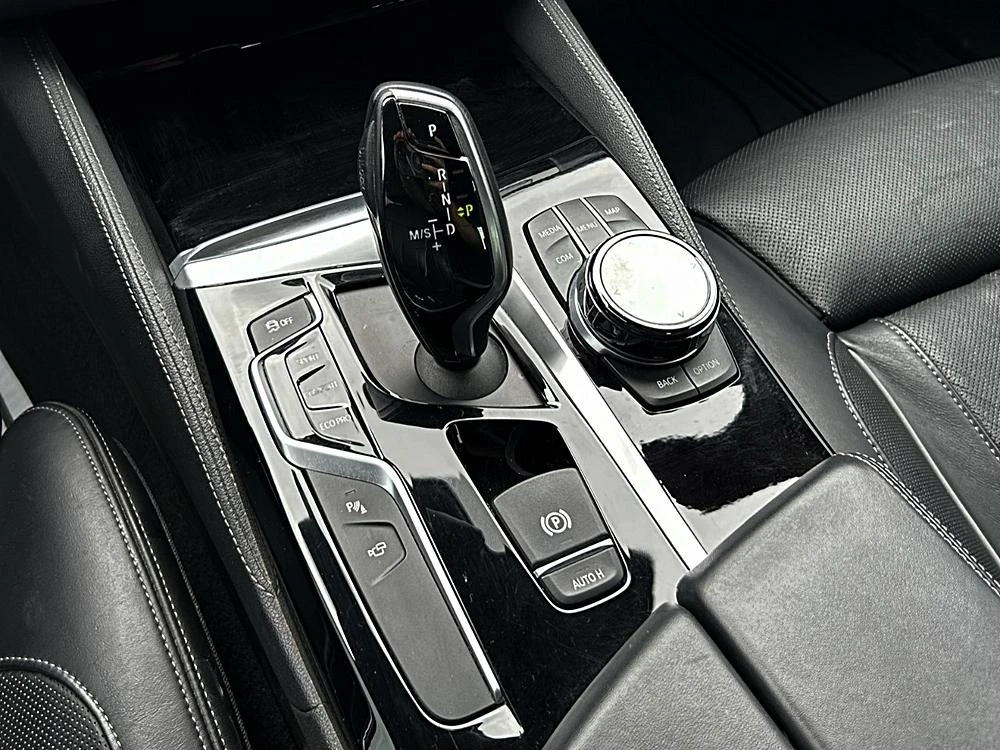 BMW 540 xDrive40i* M Pack* DIGITAL* Кожа* Пано* Нави* 360*, снимка 15 - Автомобили и джипове - 55103640