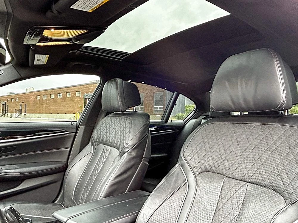 BMW 540 xDrive40i* M Pack* DIGITAL* Кожа* Пано* Нави* 360*, снимка 13 - Автомобили и джипове - 55103640