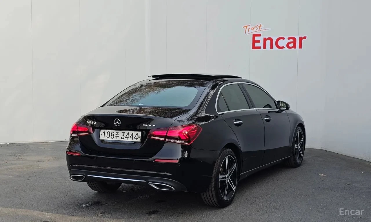 Mercedes-Benz A 250 A250 4MATIC Sedan, снимка 2 - Автомобили и джипове - 55982573