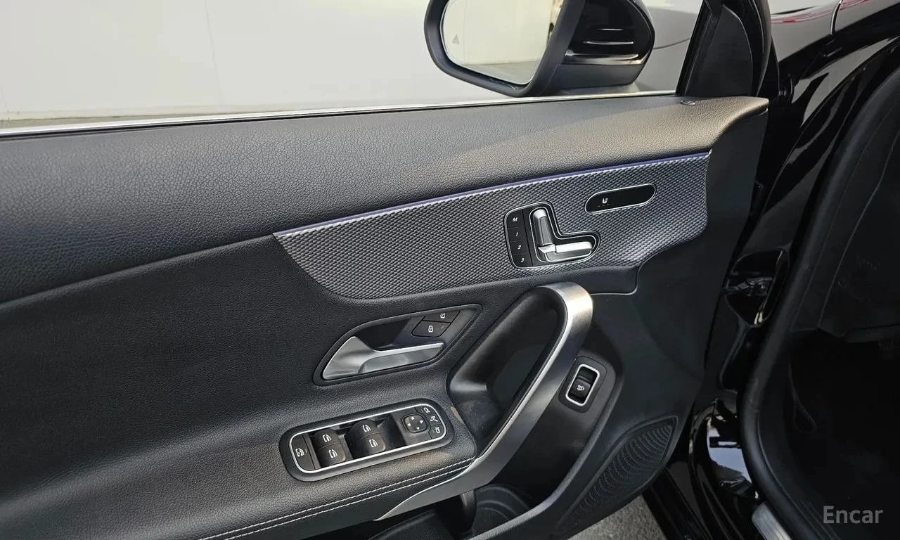 Mercedes-Benz A 250 A250 4MATIC Sedan, снимка 13 - Автомобили и джипове - 55982573