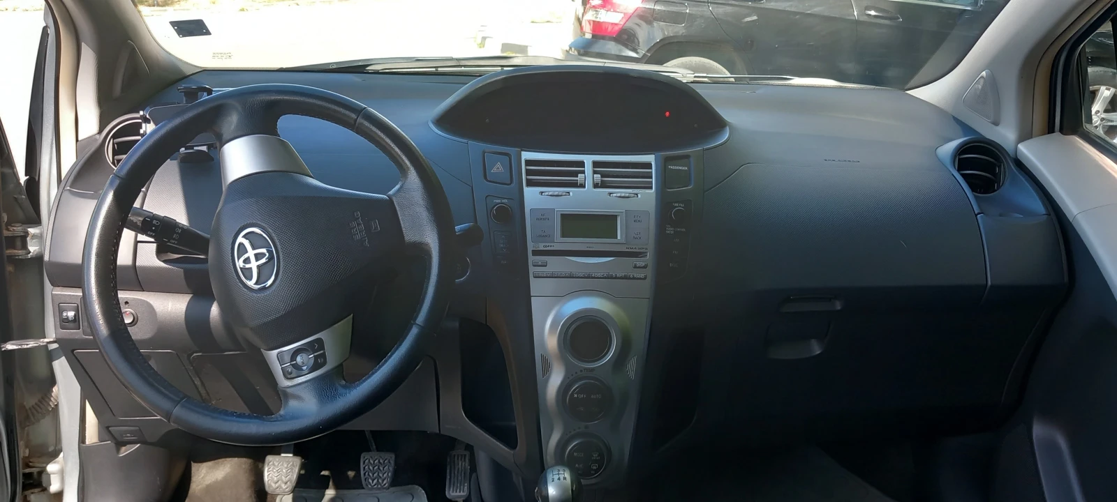 Toyota Yaris 1, 4 D4-D, снимка 8 - Автомобили и джипове - 56374816