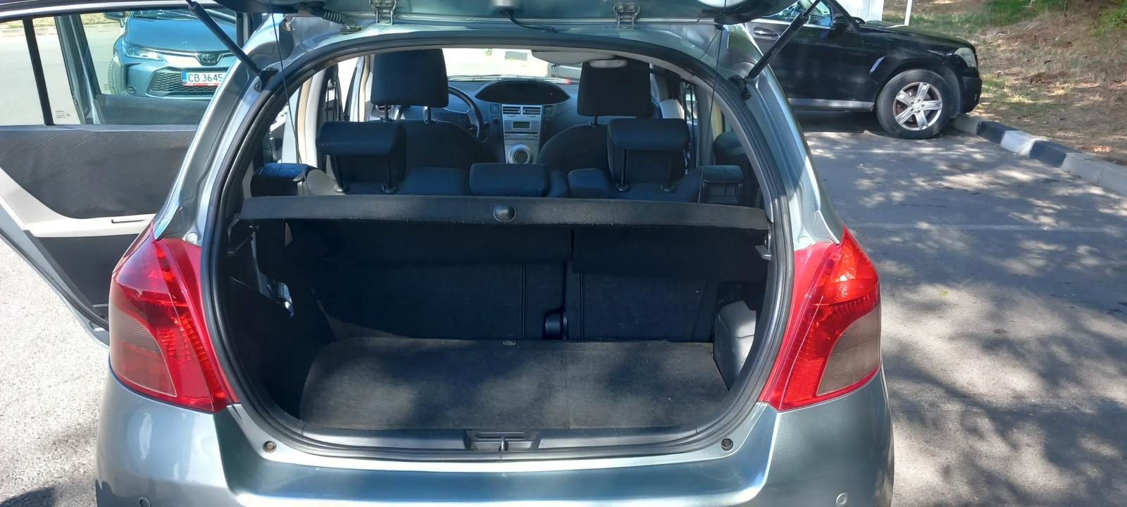 Toyota Yaris 1, 4 D4-D, снимка 7 - Автомобили и джипове - 56374816