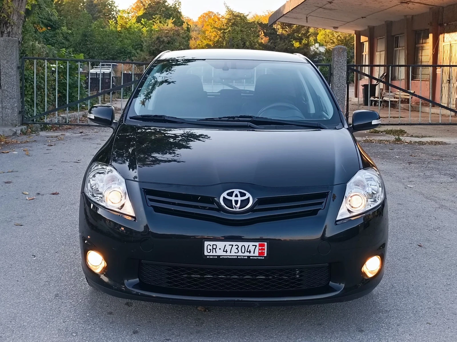 Toyota Auris 1.6i-132кс-ШВЕЙЦАРИЯ-РЪЧКА-6ск-FACELIFT-KEYLESS