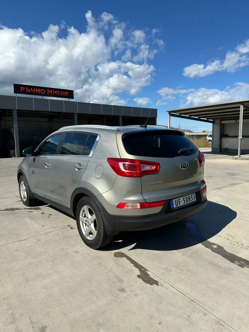 Kia Sportage, снимка 2 - Автомобили и джипове - 47750820