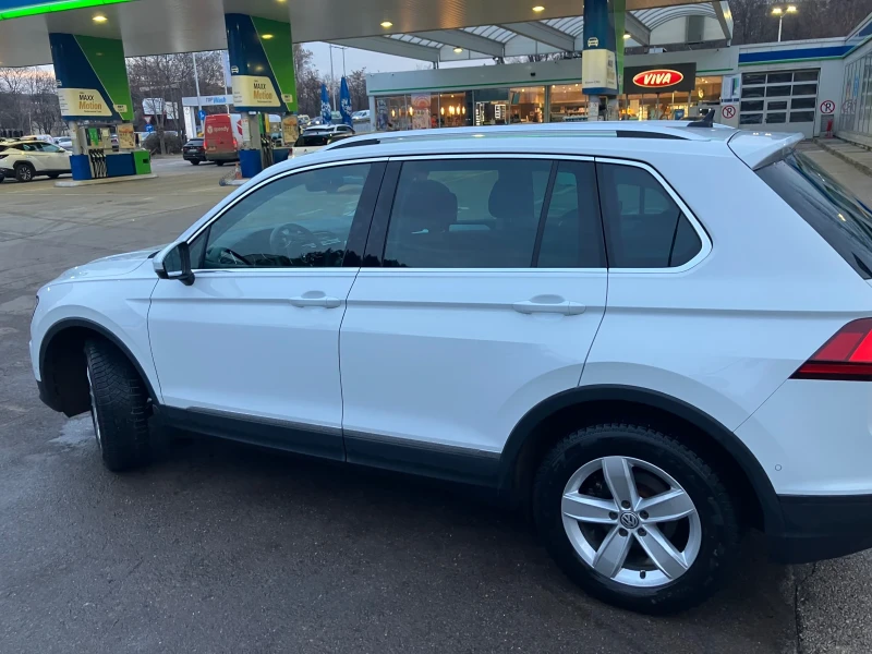 VW Tiguan, снимка 4 - Автомобили и джипове - 49108239