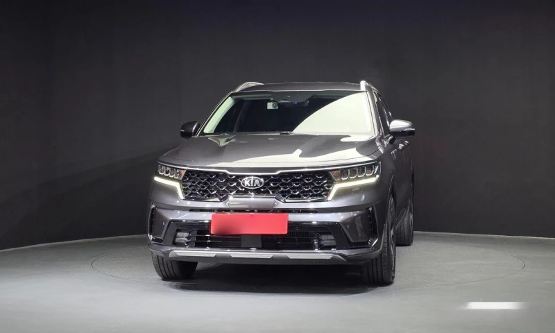 Kia Sorento Diesel 2.2 4WD * НАЙ-ДОБРА ЦЕНА В БЪЛГАРИЯ* , снимка 3 - Автомобили и джипове - 51966294