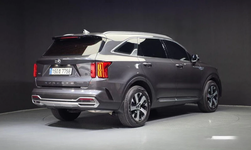 Kia Sorento Diesel 2.2 4WD * НАЙ-ДОБРА ЦЕНА В БЪЛГАРИЯ* , снимка 2 - Автомобили и джипове - 51966294