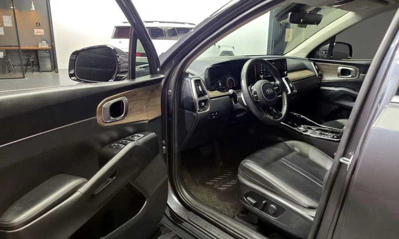Kia Sorento Diesel 2.2 4WD * НАЙ-ДОБРА ЦЕНА В БЪЛГАРИЯ* , снимка 10 - Автомобили и джипове - 51966294
