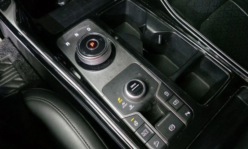 Kia Sorento Diesel 2.2 4WD * НАЙ-ДОБРА ЦЕНА В БЪЛГАРИЯ* , снимка 9 - Автомобили и джипове - 51966294