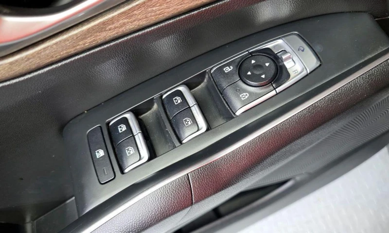 Kia Sorento Diesel 2.2 4WD * НАЙ-ДОБРА ЦЕНА В БЪЛГАРИЯ* , снимка 14 - Автомобили и джипове - 51966294