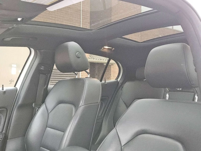 Mercedes-Benz GLA * GLA250 4M * CARFAX * ЦЕНА ДО БГ, снимка 7 - Автомобили и джипове - 53167506