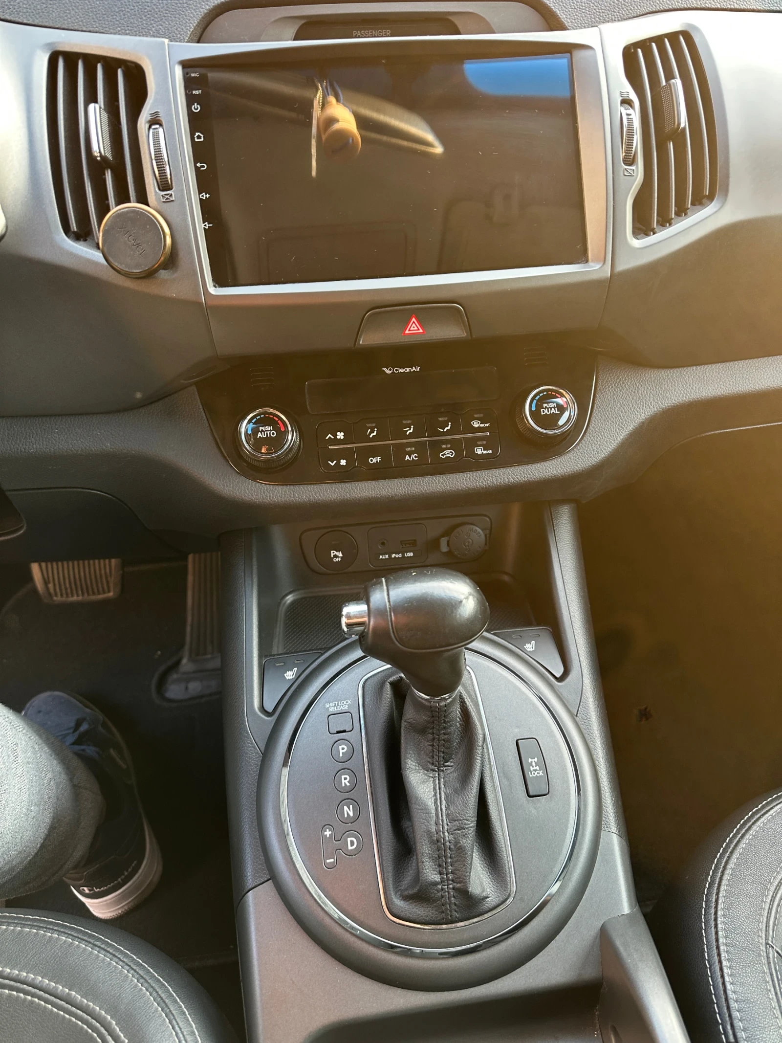 Kia Sportage Кожа Автомат Нави AWD!, снимка 9 - Автомобили и джипове - 53742752