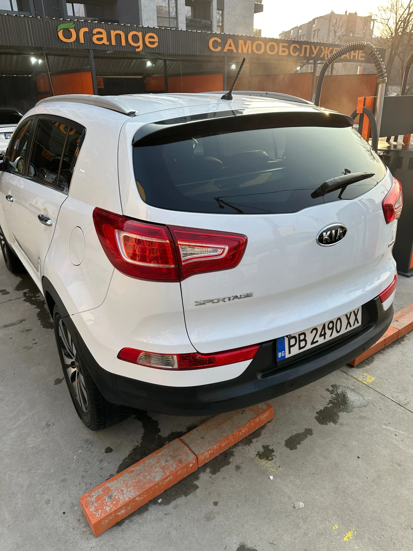 Kia Sportage Кожа Автомат Нави AWD!, снимка 4 - Автомобили и джипове - 53742752
