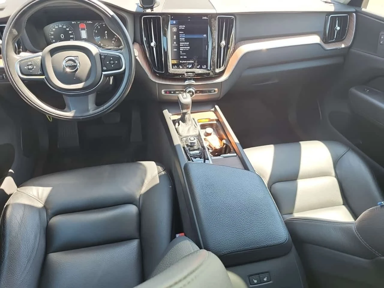Volvo XC60 * T5 Awd Momentum * CARFAX * АВТОКРЕДИТ * , снимка 10 - Автомобили и джипове - 54836226