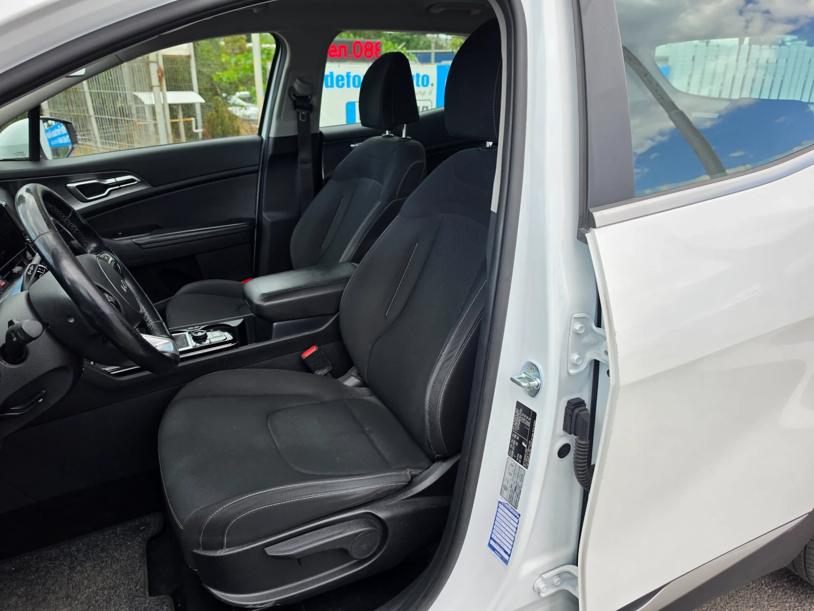 Kia Sportage 1.6 TGDi MHEV , снимка 9 - Автомобили и джипове - 55446417