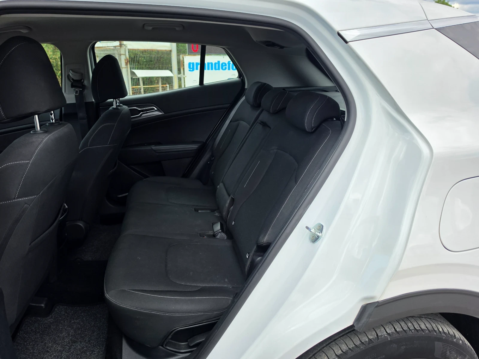 Kia Sportage 1.6 TGDi MHEV , снимка 10 - Автомобили и джипове - 55446417