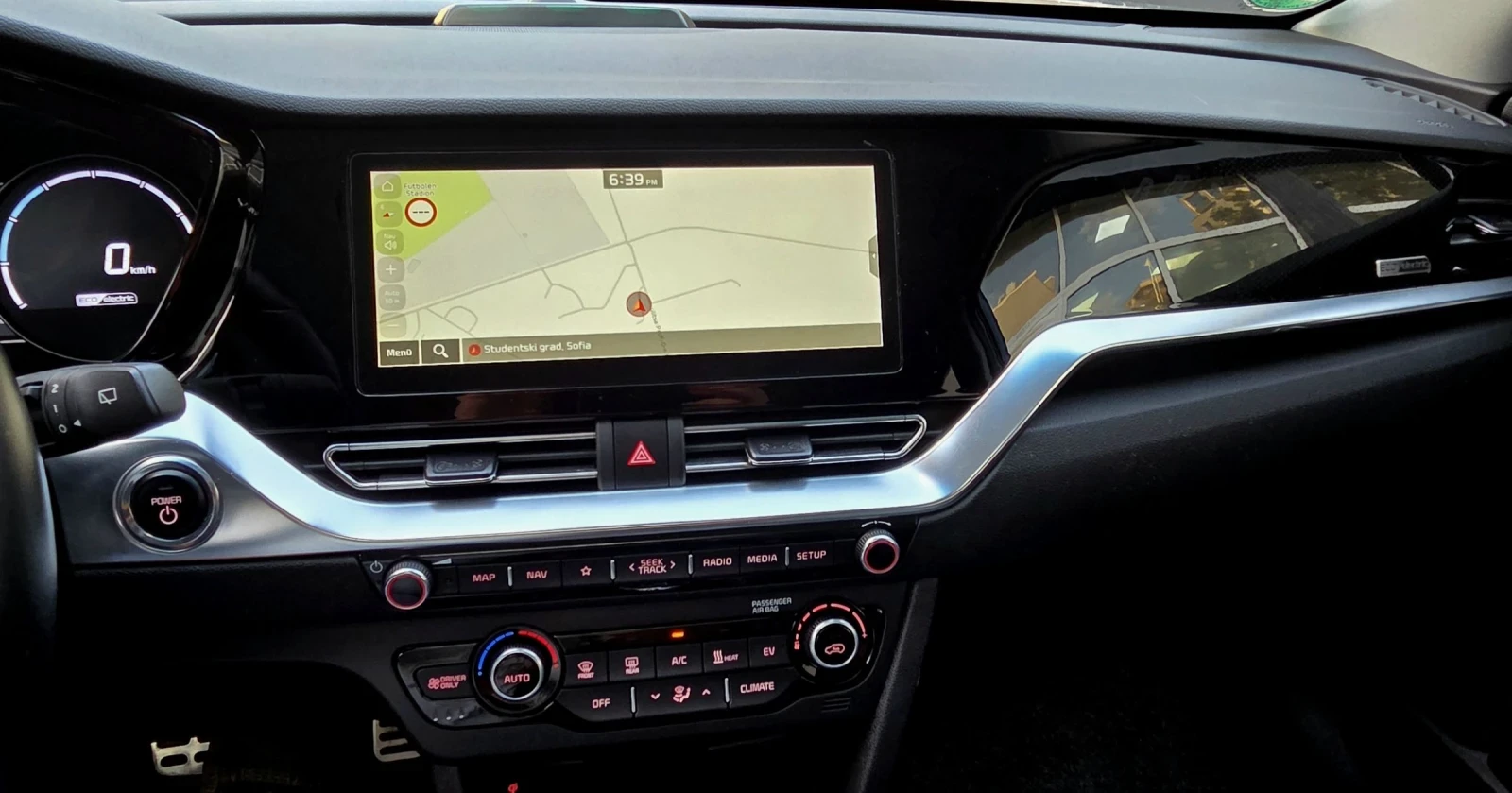Kia Niro 2022/СЕРВИЗНА КНИЖКА/В ГАРАНЦИЯ, снимка 14 - Автомобили и джипове - 55450023