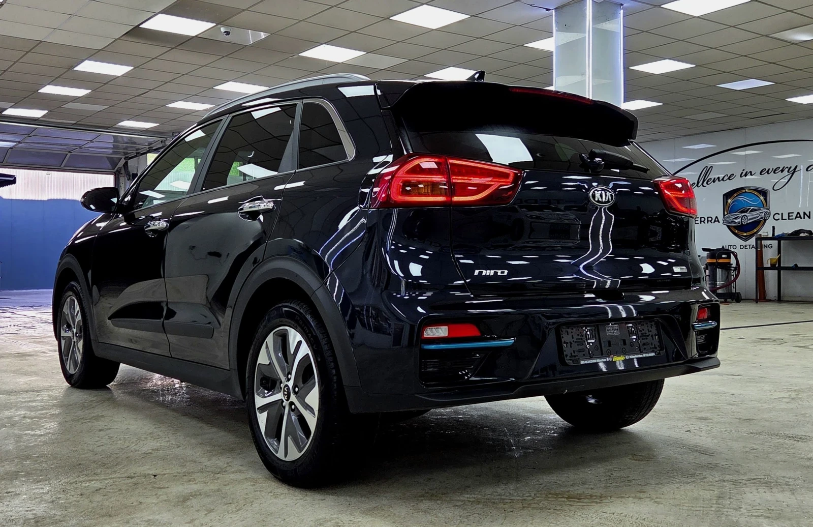 Kia Niro 2022/СЕРВИЗНА КНИЖКА/В ГАРАНЦИЯ, снимка 4 - Автомобили и джипове - 55450023