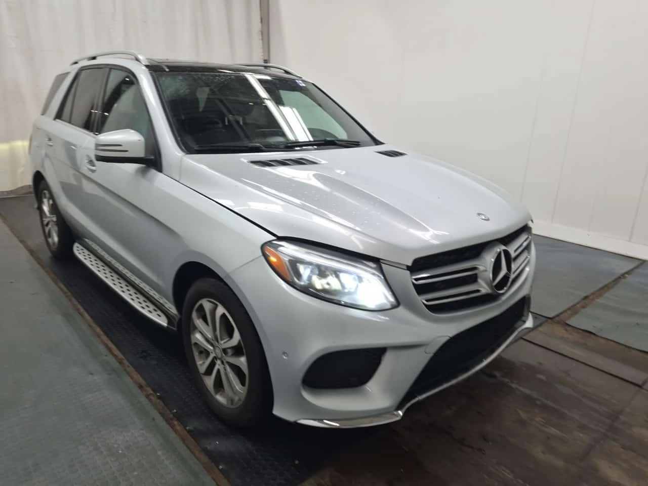 Mercedes-Benz GLE 350  * CARFAX * ОПЦИЯ ЗА ФИНАНСИРАНЕ, снимка 15 - Автомобили и джипове - 55771945