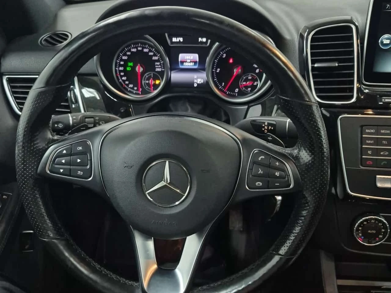 Mercedes-Benz GLE 350  * CARFAX * ОПЦИЯ ЗА ФИНАНСИРАНЕ, снимка 9 - Автомобили и джипове - 55771945