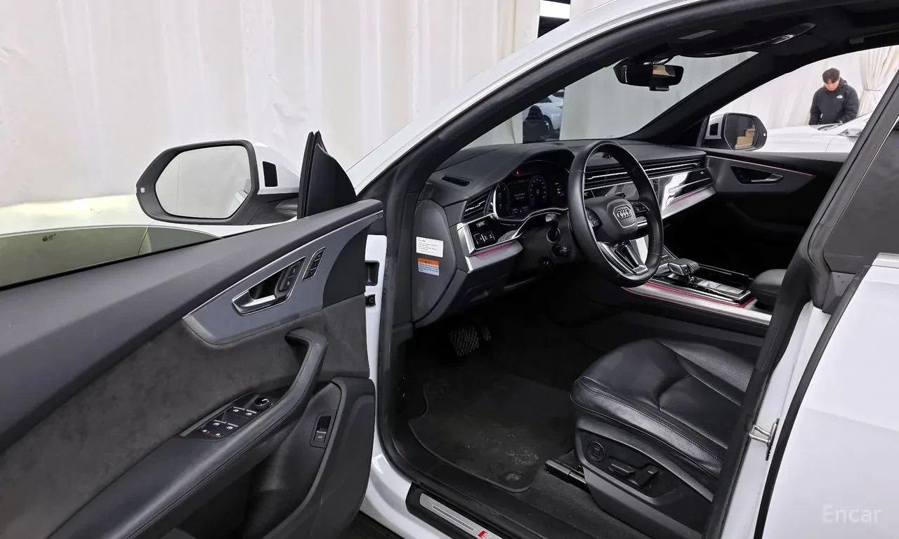 Audi Q8 45 TDI Quattro Premium | 2020 | 80 862 км, снимка 4 - Автомобили и джипове - 56180405