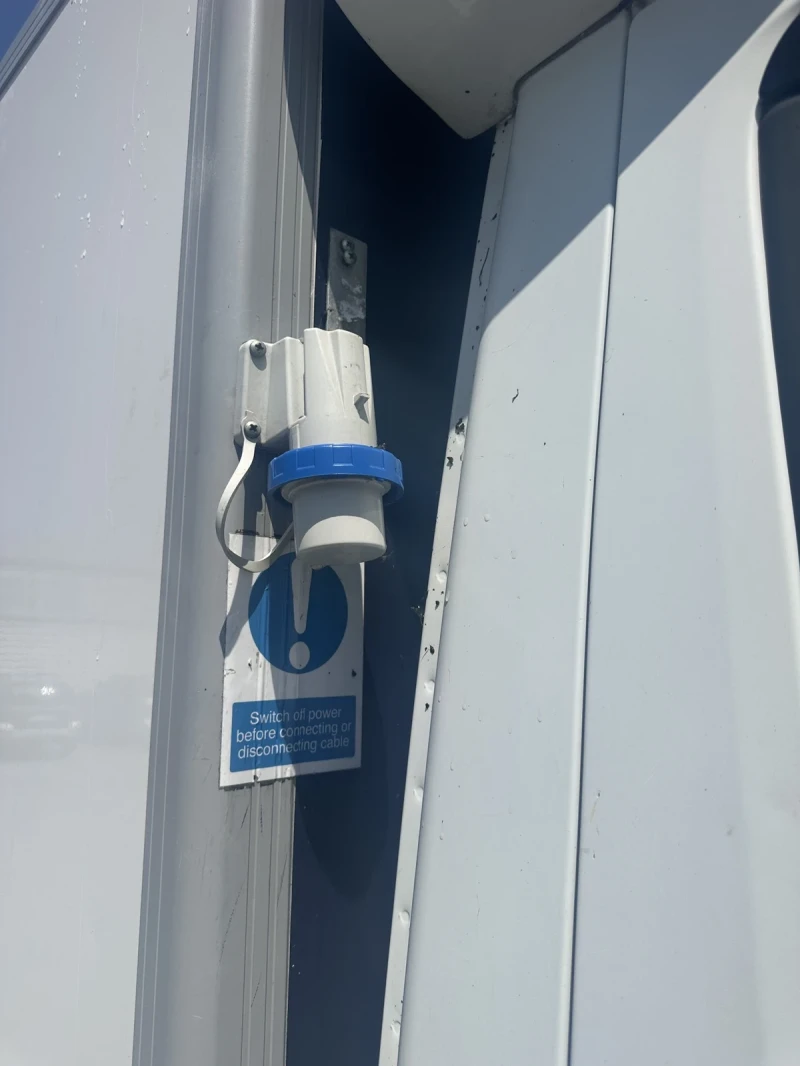 Iveco Daily 2.3 Хладилен -27 градуса, снимка 8 - Бусове и автобуси - 52467210