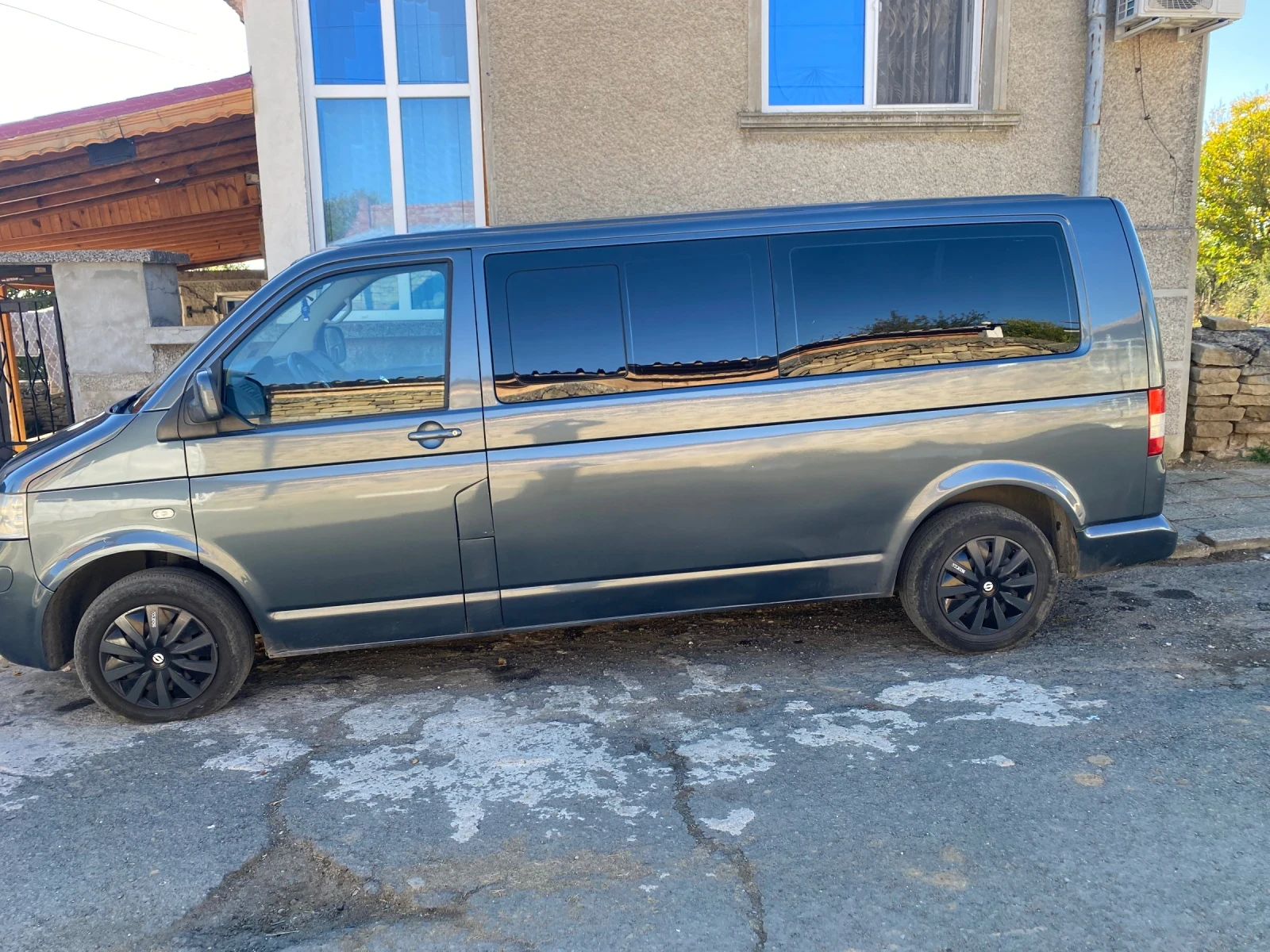 VW Caravelle, снимка 4 - Бусове и автобуси - 55379165