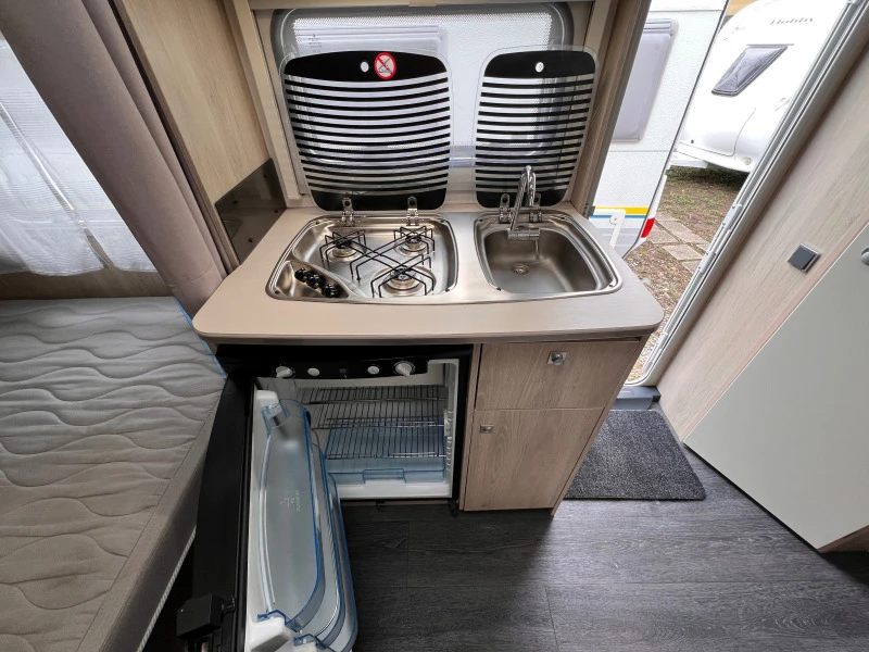 Каравана Caravelair Alba 390 Форселт, снимка 8 - Каравани и кемпери - 44710819