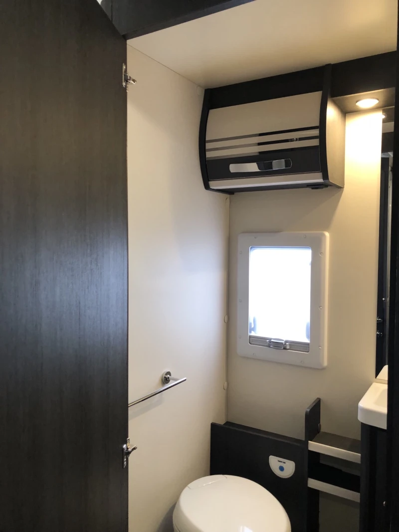 Кемпер ROLLER TEAM KRONOS 284 TL, снимка 12 - Каравани и кемпери - 52615330