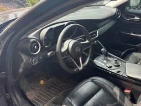 Alfa Romeo Giulia * 4dr Sdn AWD * АВТОКРЕДИТ БЕЗ ПЪРВОНАЧАЛНА ВНОСКА, снимка 5
