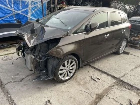 Kia Carens 1.7 на части, снимка 1