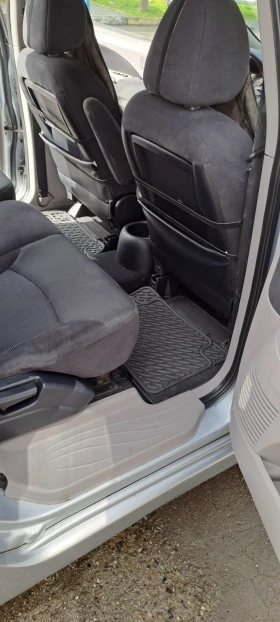 Mitsubishi Grandis, снимка 9 — Bazar.bg Mitsubishi Grandis, снимка 9