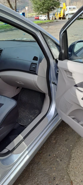 Mitsubishi Grandis, снимка 7 — Bazar.bg Mitsubishi Grandis, снимка 7