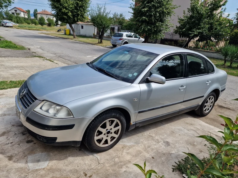 VW Passat 6 ск., снимка 1 - Автомобили и джипове - 47468706