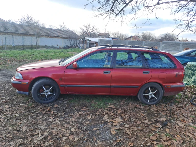 Volvo V40, снимка 2 - Автомобили и джипове - 48246064