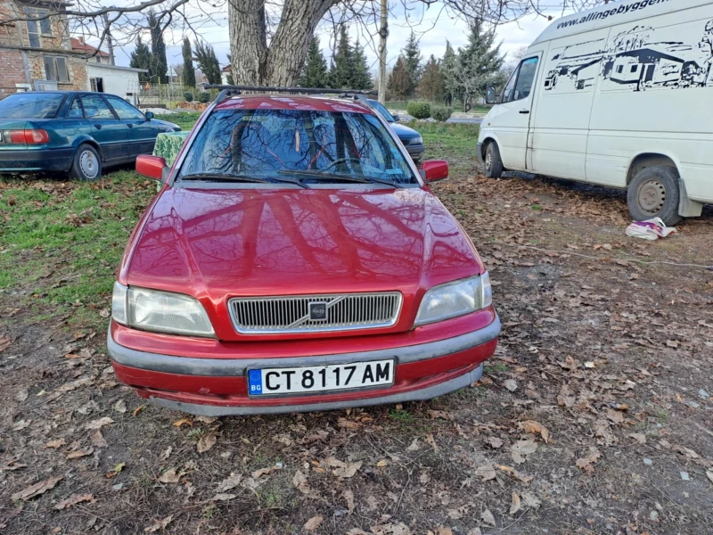 Volvo V40, снимка 1 - Автомобили и джипове - 48246064