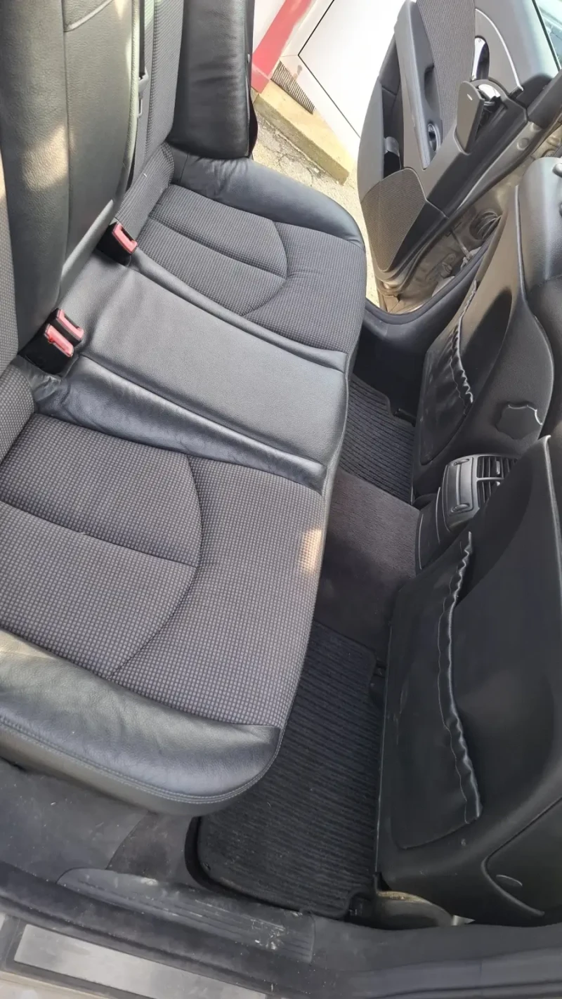 Mercedes-Benz E 220, снимка 17 - Автомобили и джипове - 52632213