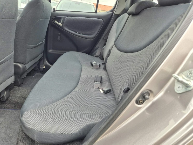 Toyota Yaris 1.4D4D-SOL, снимка 13 - Автомобили и джипове - 52804297