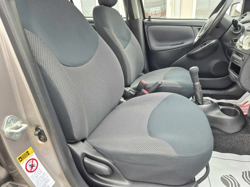 Toyota Yaris 1.4D4D-SOL, снимка 12 - Автомобили и джипове - 52804297