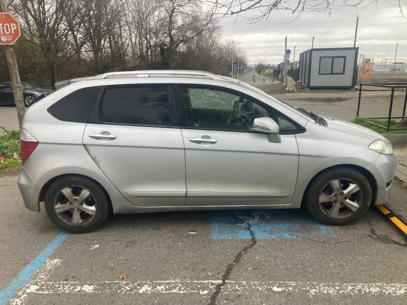 Honda Fr-v, снимка 3 - Автомобили и джипове - 52894277