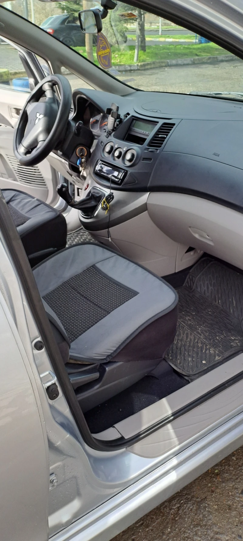 Mitsubishi Grandis, снимка 4 - Автомобили и джипове - 53020920