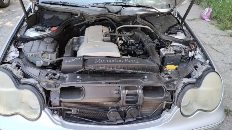 Mercedes-Benz C 180, снимка 3 - Автомобили и джипове - 53093081