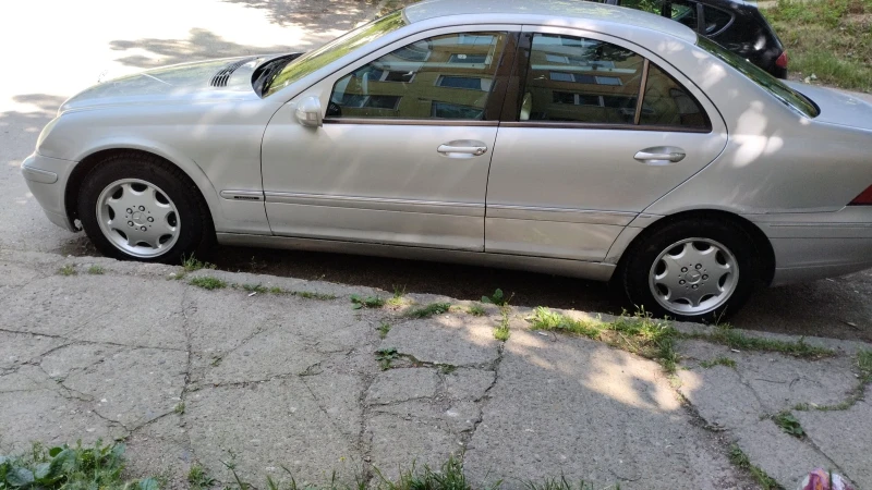 Mercedes-Benz C 180, снимка 14 - Автомобили и джипове - 53093081