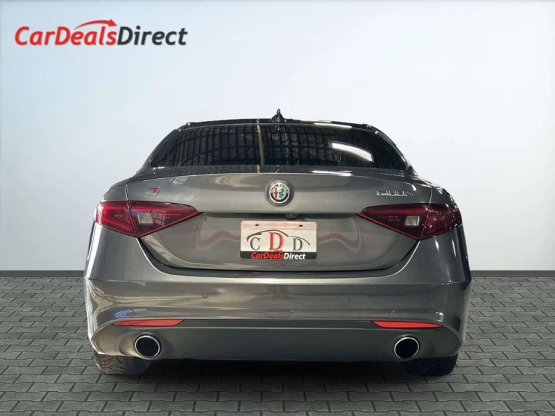 Alfa Romeo Giulia * Ti Q4 * CARFAX * ЦЕНА ДО БГ, снимка 7 - Автомобили и джипове - 53342033