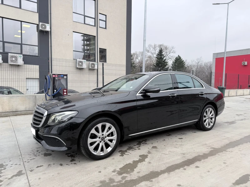 Mercedes-Benz E 220 4MATIC-EXCLUSIVE, снимка 3 - Автомобили и джипове - 53429662