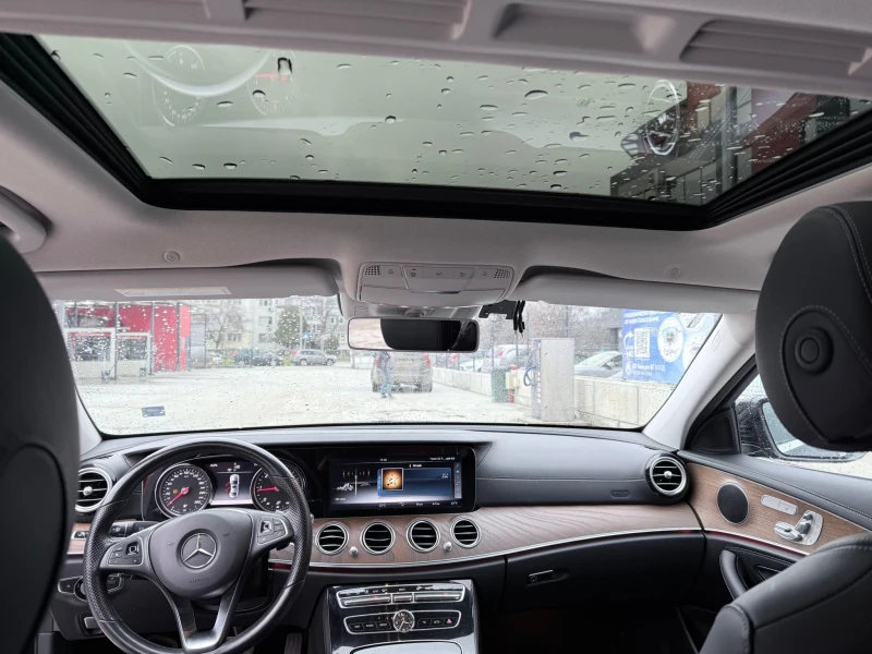 Mercedes-Benz E 220 4MATIC-EXCLUSIVE, снимка 9 - Автомобили и джипове - 53429662