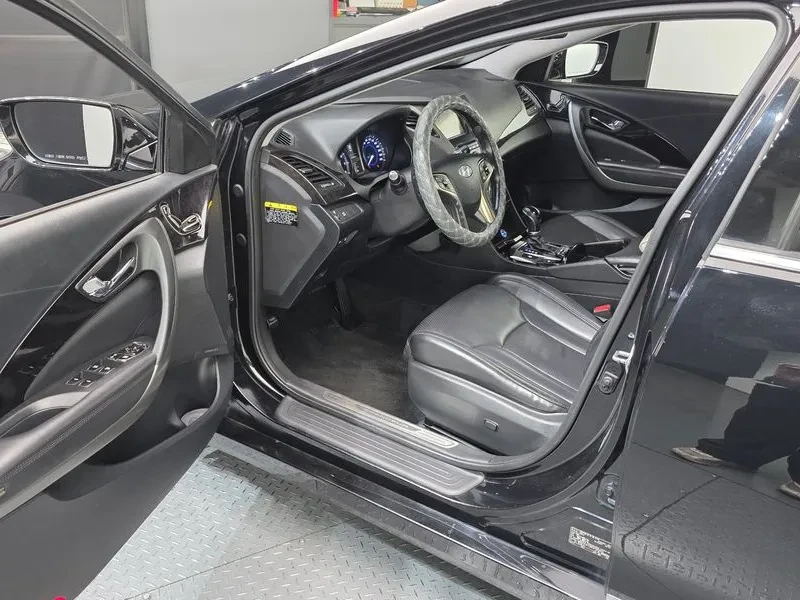 Hyundai Grandeur 2.4, снимка 10 - Автомобили и джипове - 54625812